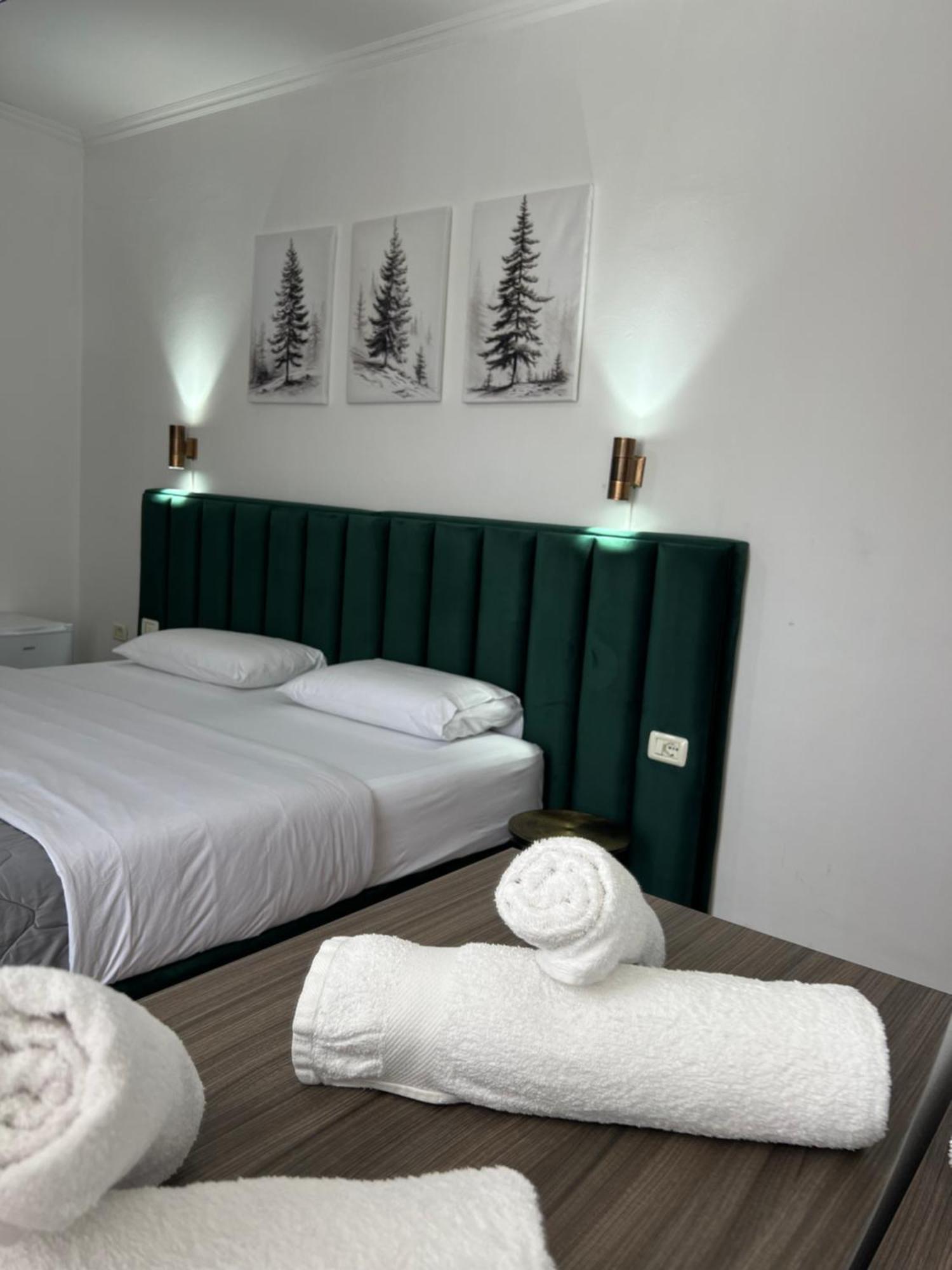 Hotel Floga Shkodër Esterno foto