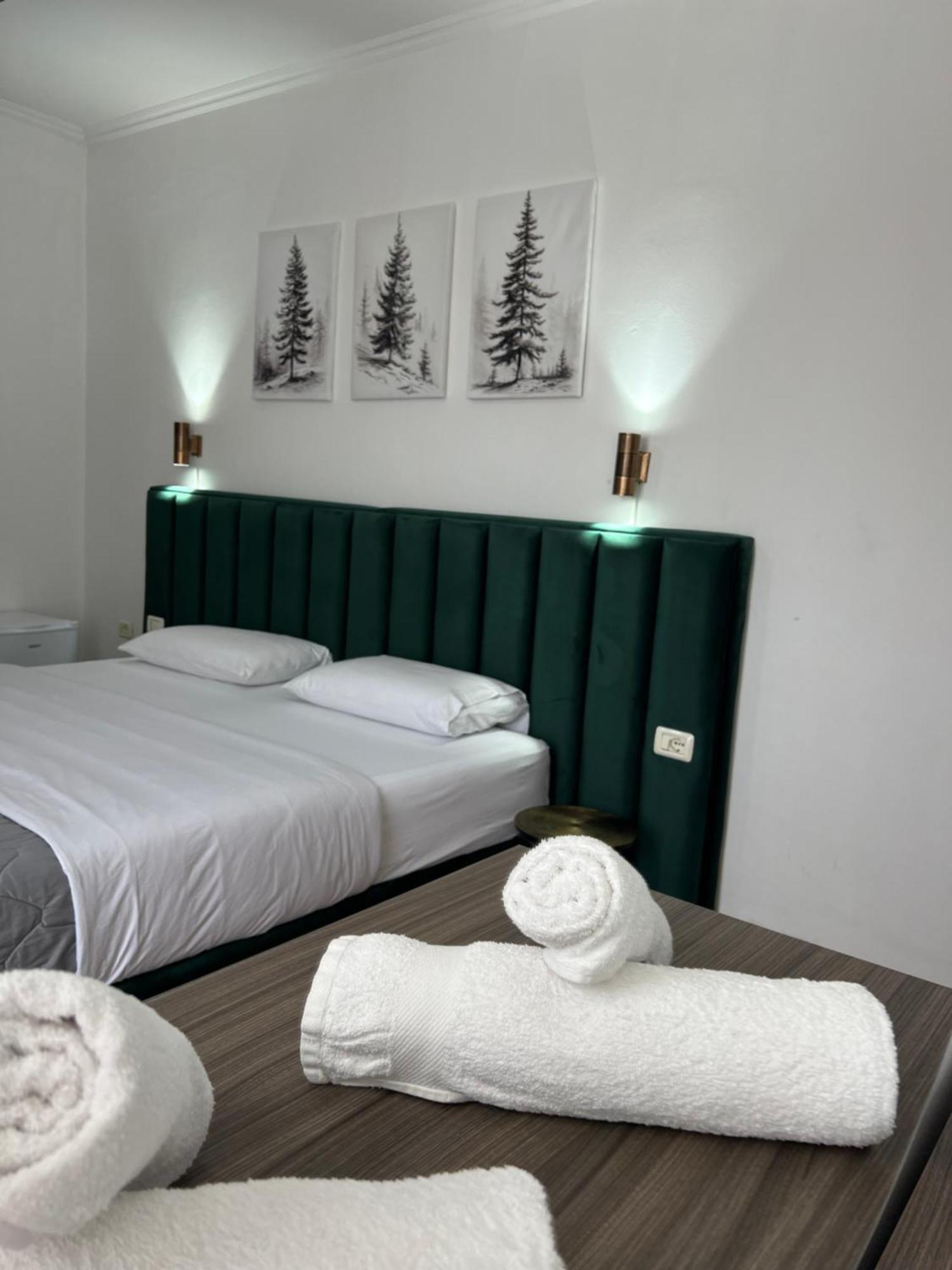 Hotel Floga Shkodër Esterno foto