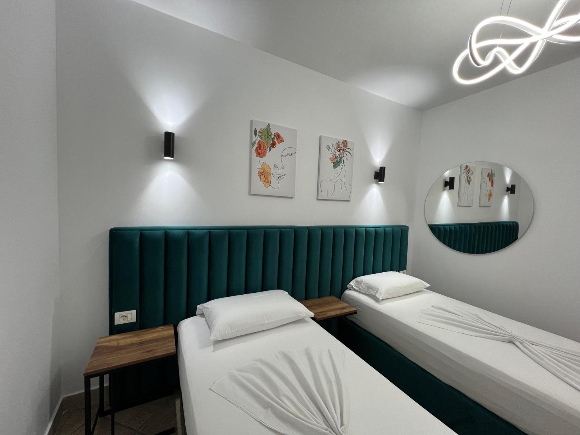 Hotel Floga Shkodër Esterno foto