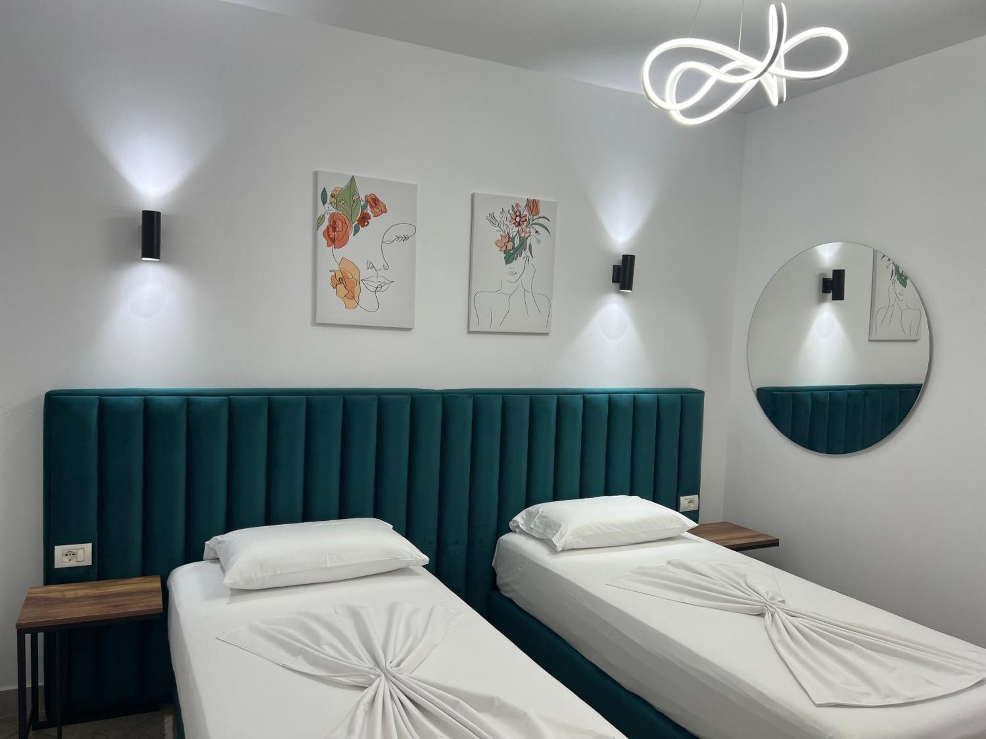 Hotel Floga Shkodër Esterno foto