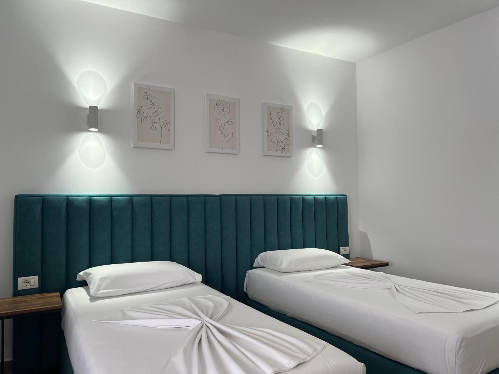 Hotel Floga Shkodër Esterno foto