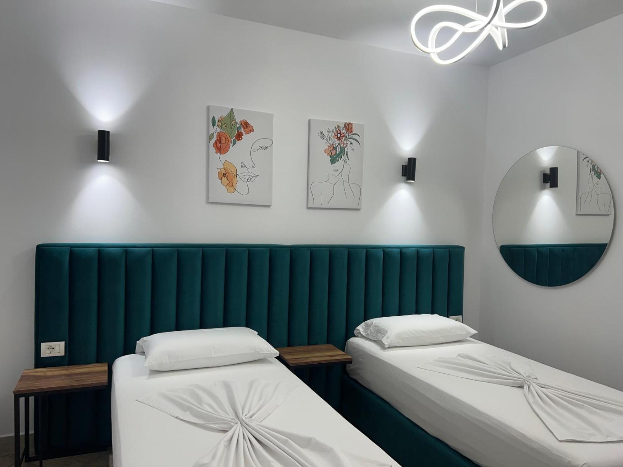 Hotel Floga Shkodër Esterno foto