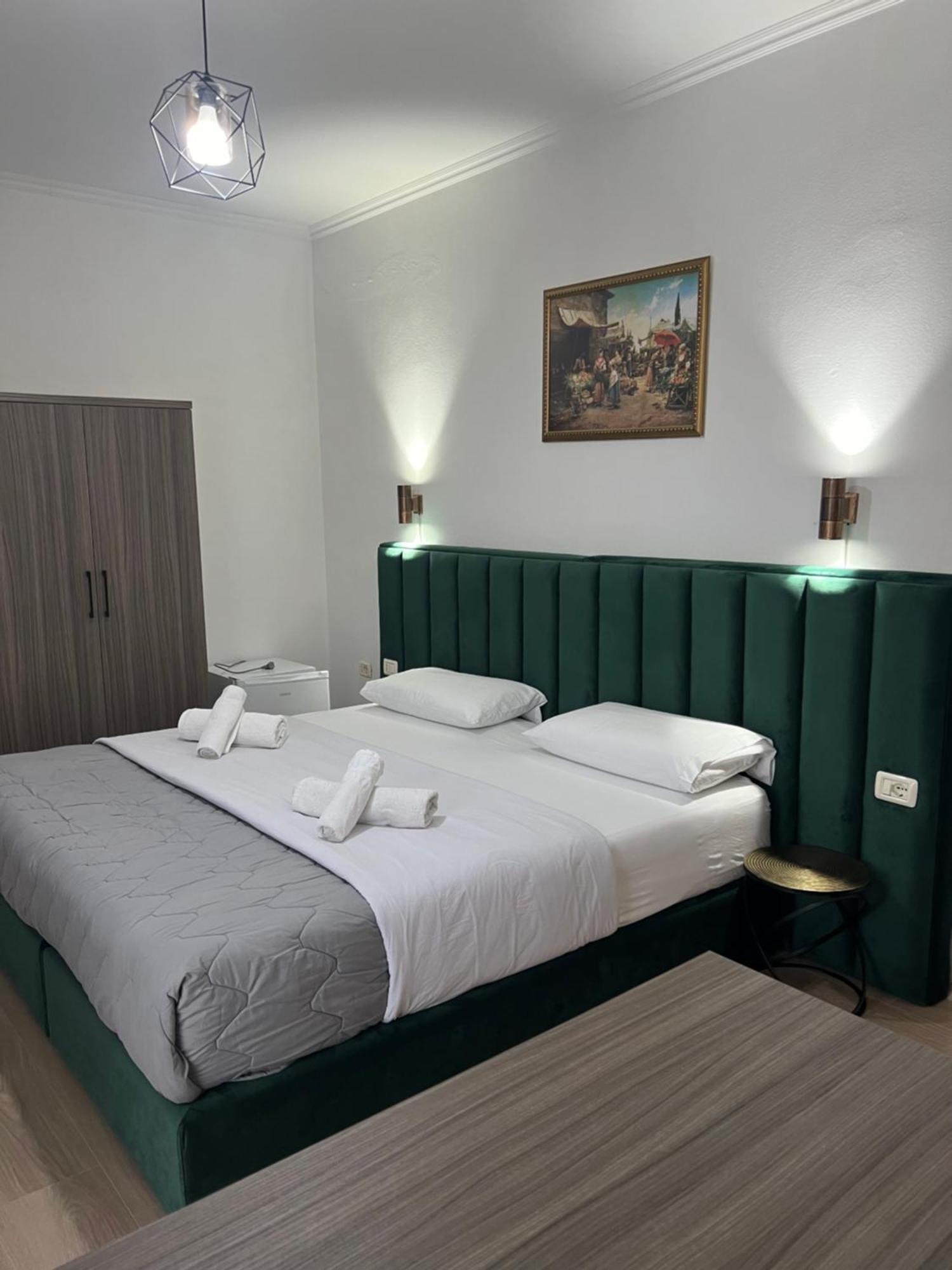 Hotel Floga Shkodër Esterno foto