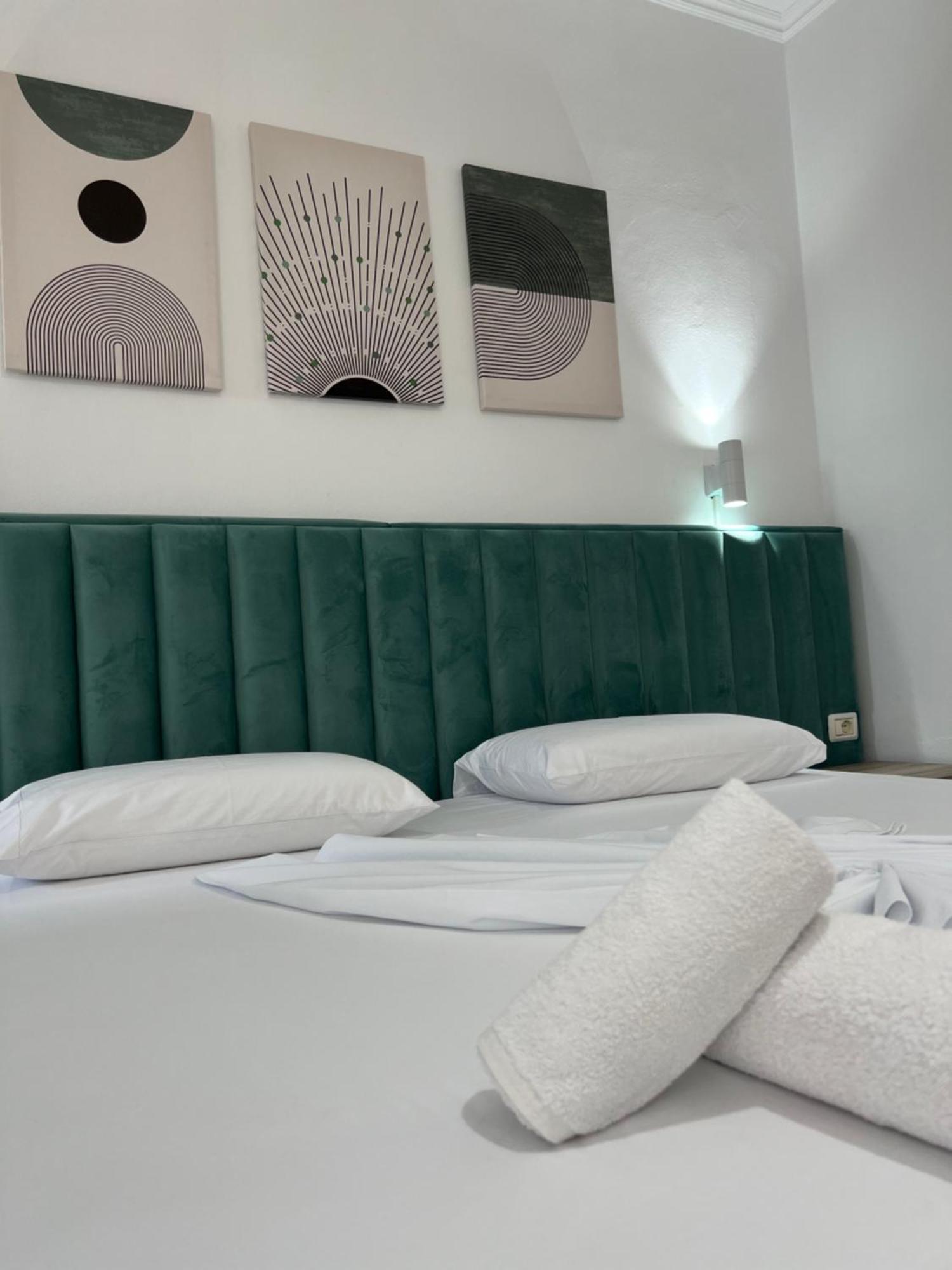 Hotel Floga Shkodër Esterno foto